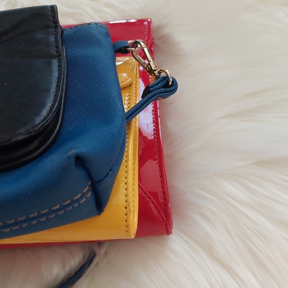 4 cute clutches (red yellow blue and black) - Picture 3 of 15